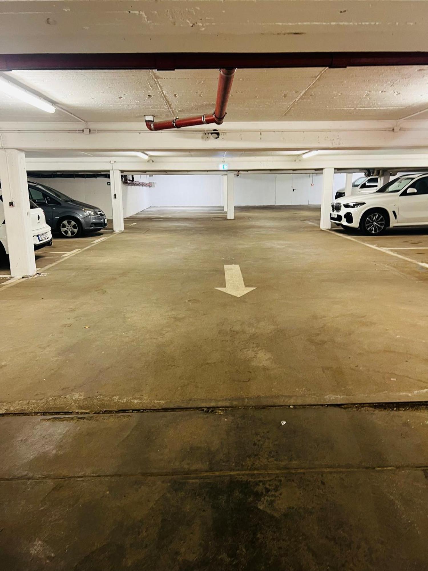 Ladenwohnung In Kreuzberg Mit Parkplatz In Einer Tiefgarage Berlin Luaran gambar
